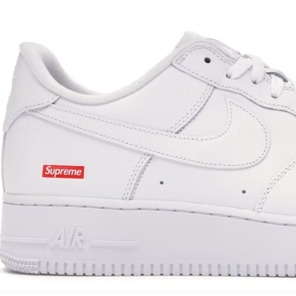 Nike Air Force 1 Low Supreme CU9225-100 MEN Sizs 10.5  White Red - Picture 3 of 7